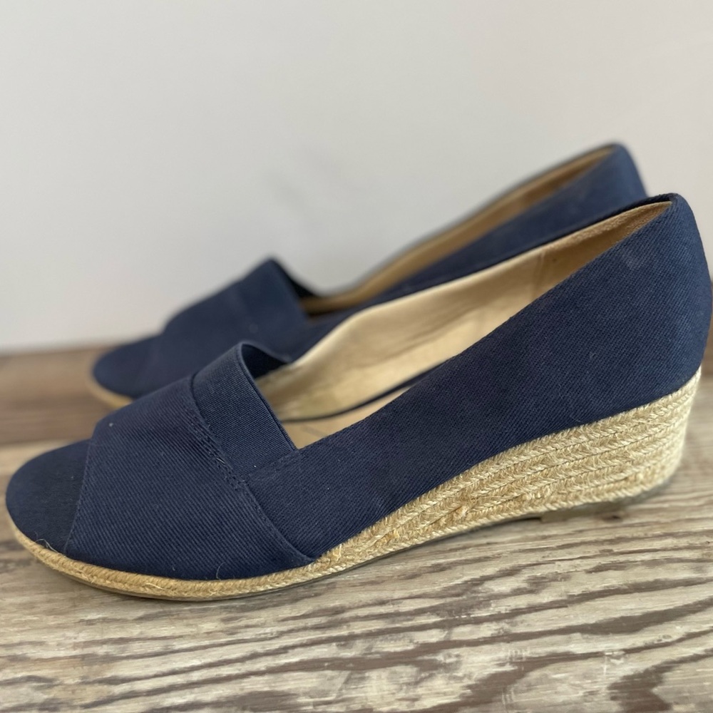 Women’s Life Stride Sola Navy Blue Peep Toe Wedge - size 10